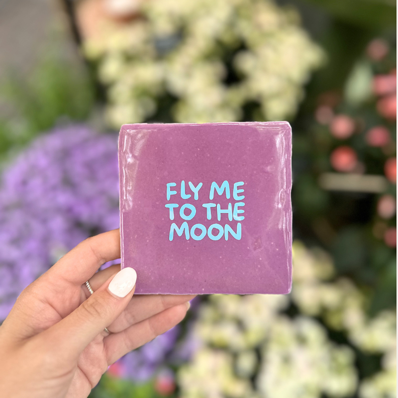 Tegeltje - Fly me to the moon - Lila
