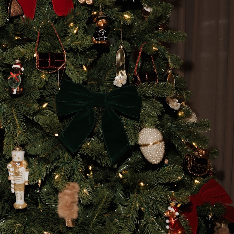 Ornament - Laars met nepbont - sfeerfoto