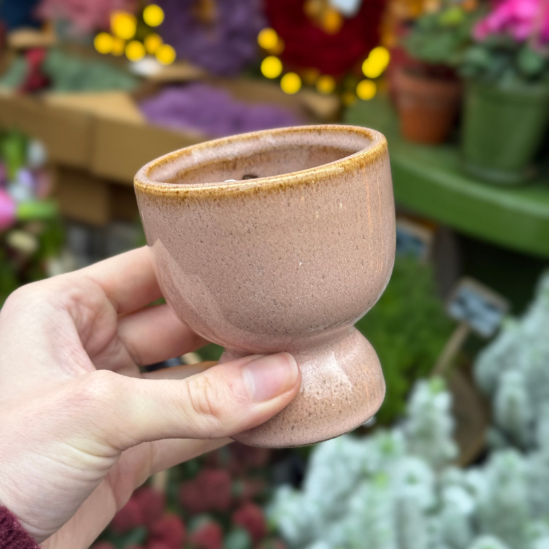 Pot op voet - Riah - roze