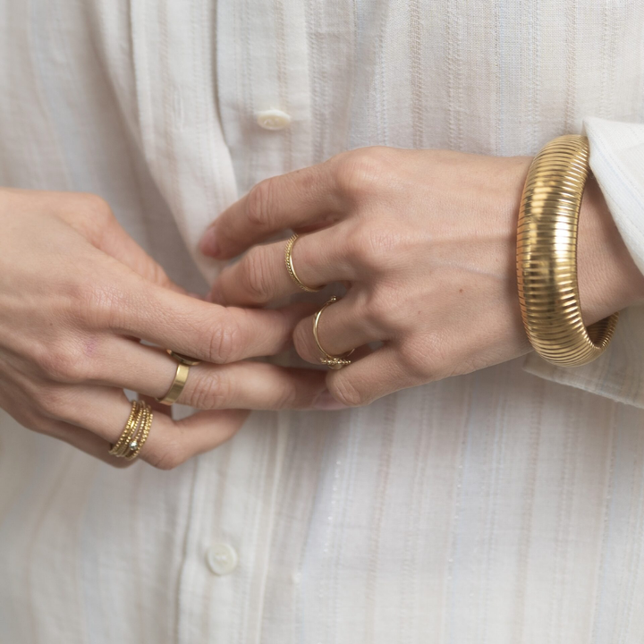 Vergulde ronde bangle