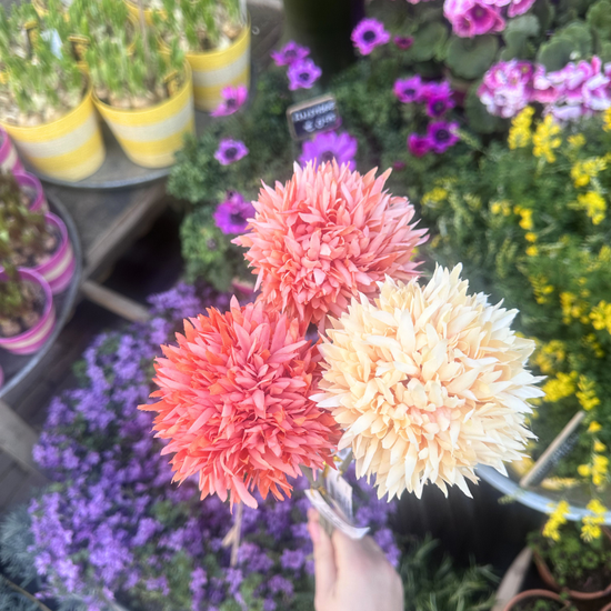 Zijden bloem - Pompon - Geel/oranje