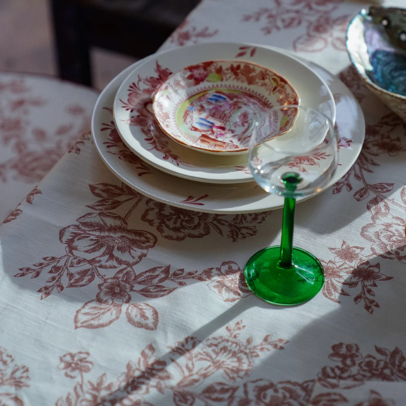 Anna+nina - Whimsical Rose Tablecloth