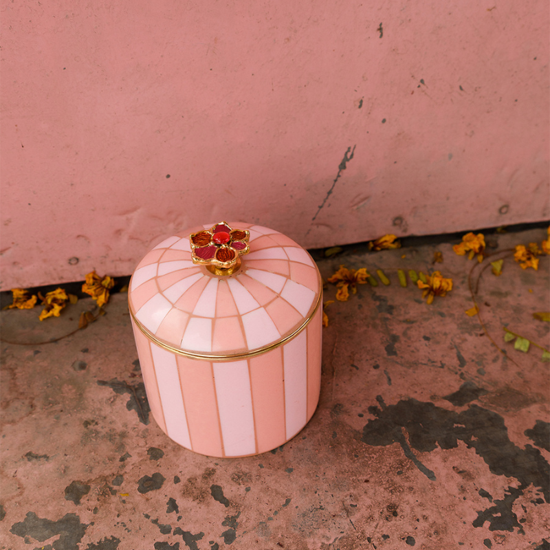Doing Goods - Cameron Pink - Circus doosje - L