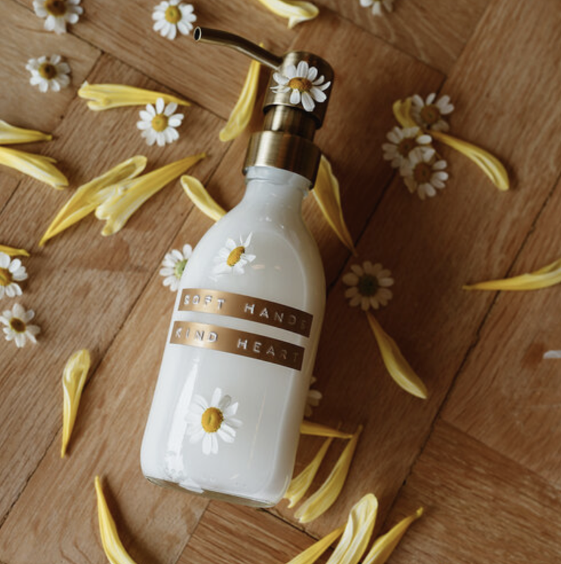 Hand lotion soft hands kind heart, transparent, messing dop - 250 ml